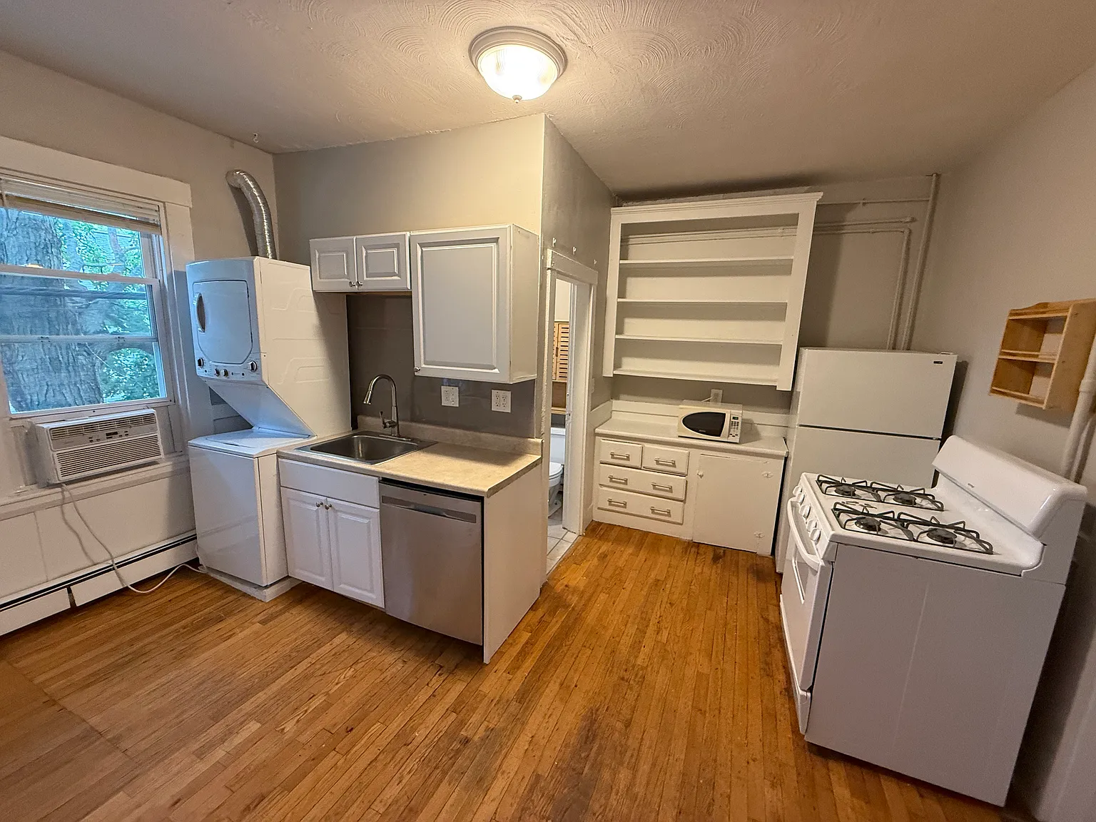 1 bed, 500 sqft, $3,350 — Photo 2