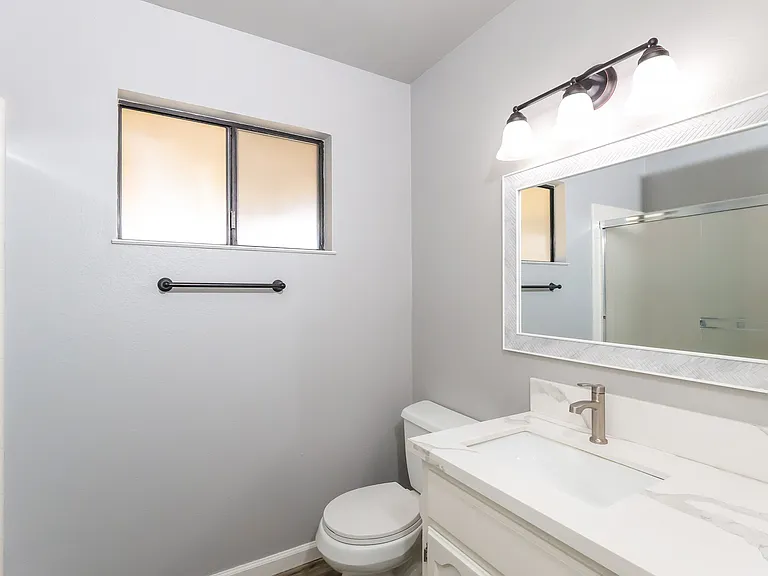 1497 Claremont Dr — Photo 9