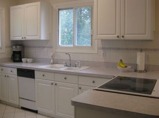 131 E Baker Ave, Clawson, MI 48017