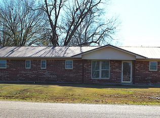 604 E Ave E, Hooks, TX 75561