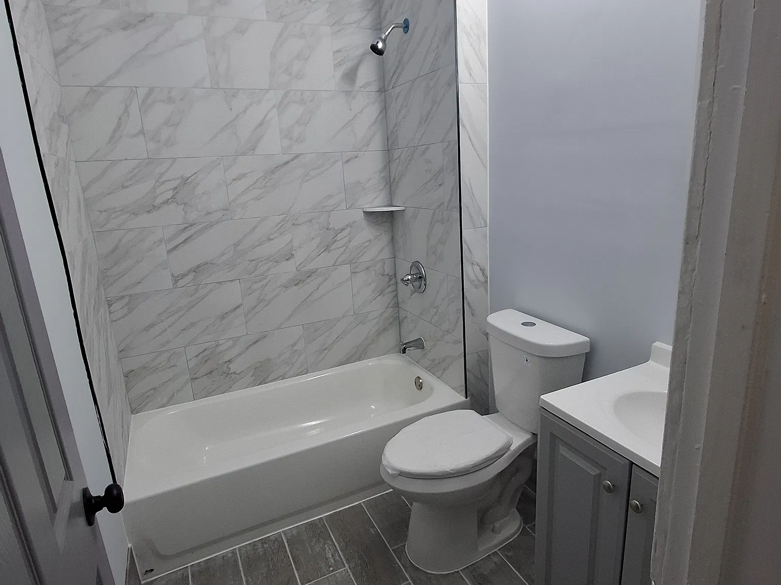 3 bed, 928 sqft, $1,300 — Photo 3