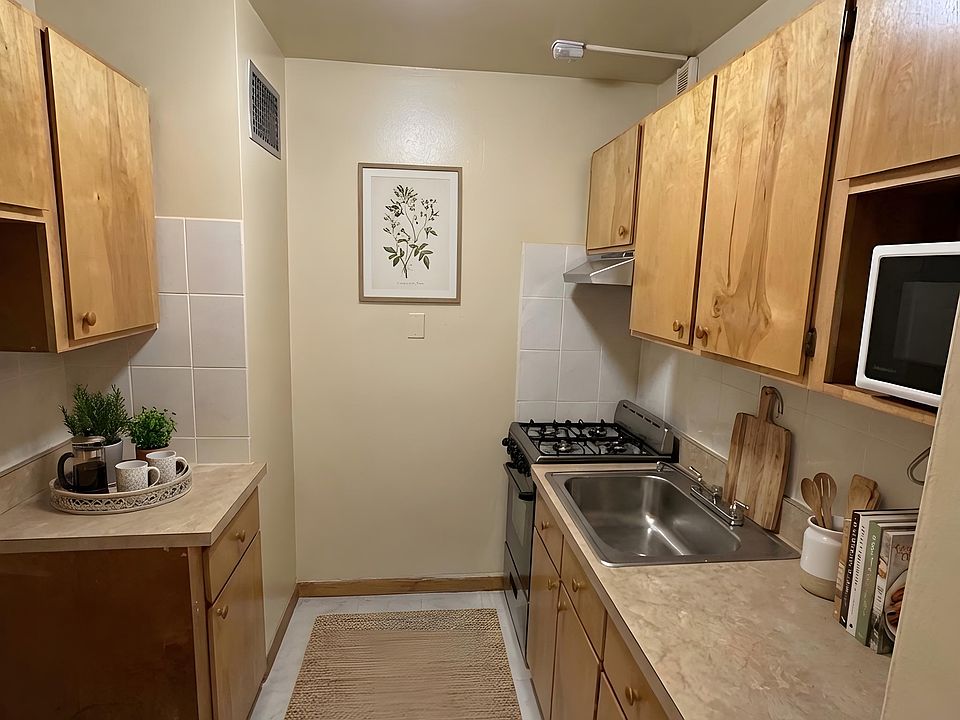 2nd image of 87-50 167th St #212