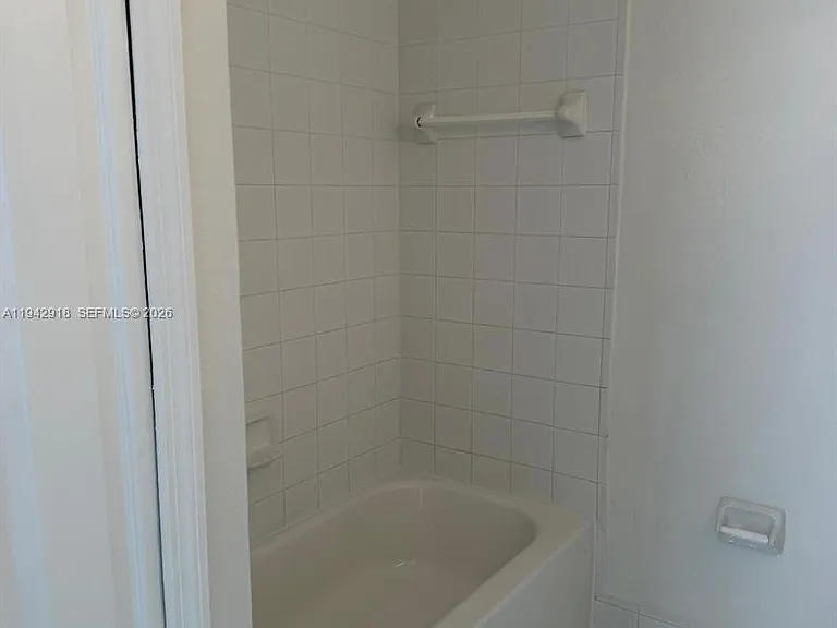 2637 SE 16th Ter #207 — Photo 6