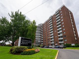 20 Chesterton Dr #906, Ottawa, ON K2E6Z7
