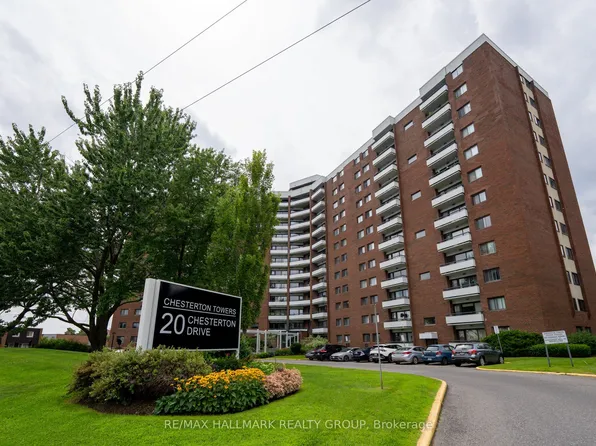20 Chesterton Dr #906, Ottawa, ON K2E 6Z7