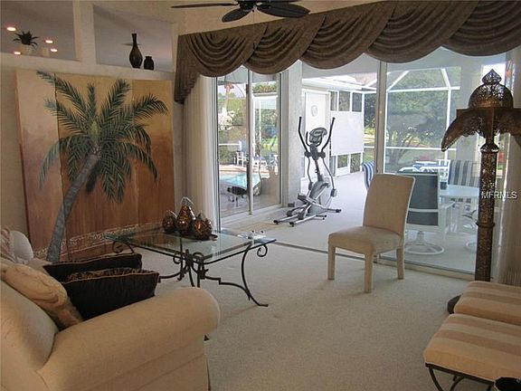 3rd image of 767 Bridle Oaks Dr
