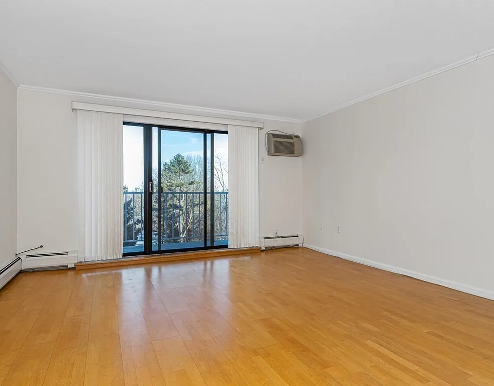 151 Coolidge Ave — Photo 3