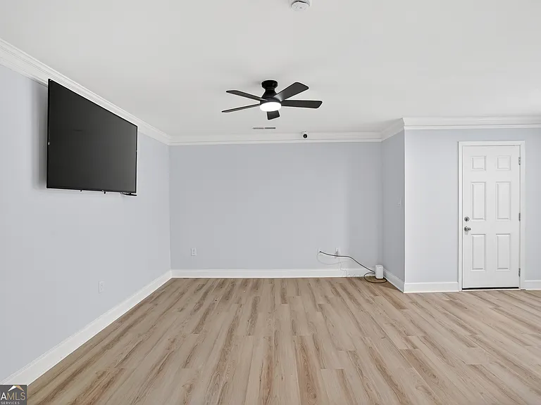 312 Louise Ln #B — Photo 7