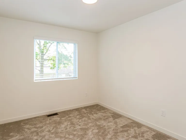 934 Maple Ave — Photo 12