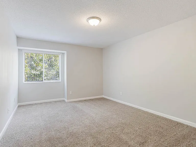 The Onyx Hoover Apartments — Photo 57