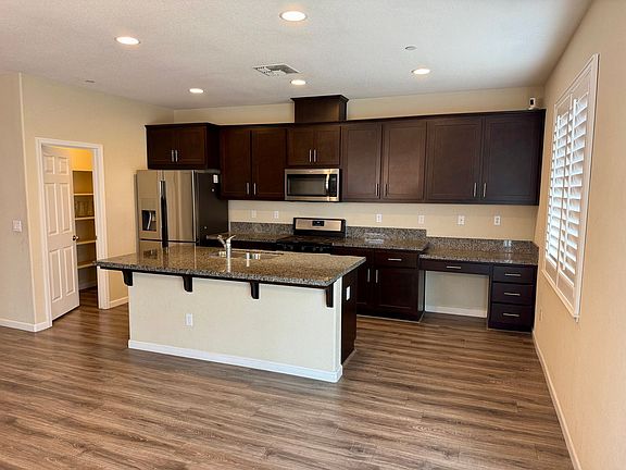 5th image of 2560 Stone Creek Dr