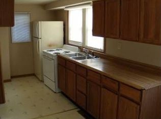 128 Leroy Ave, Bowling Green, OH 43402