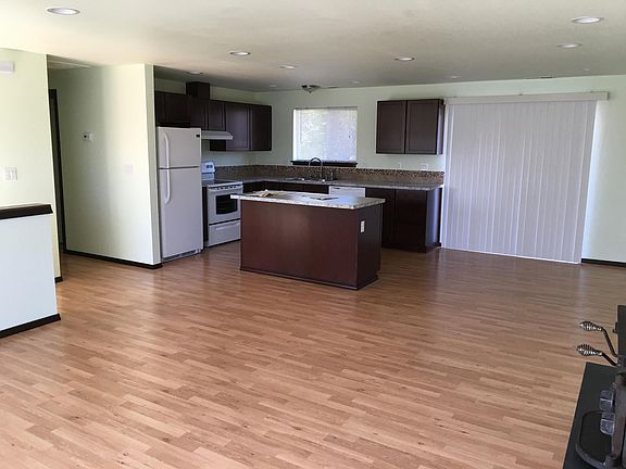 3rd image of 4250 S 290th St