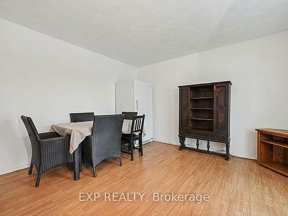 5th image of 685 Crystal St