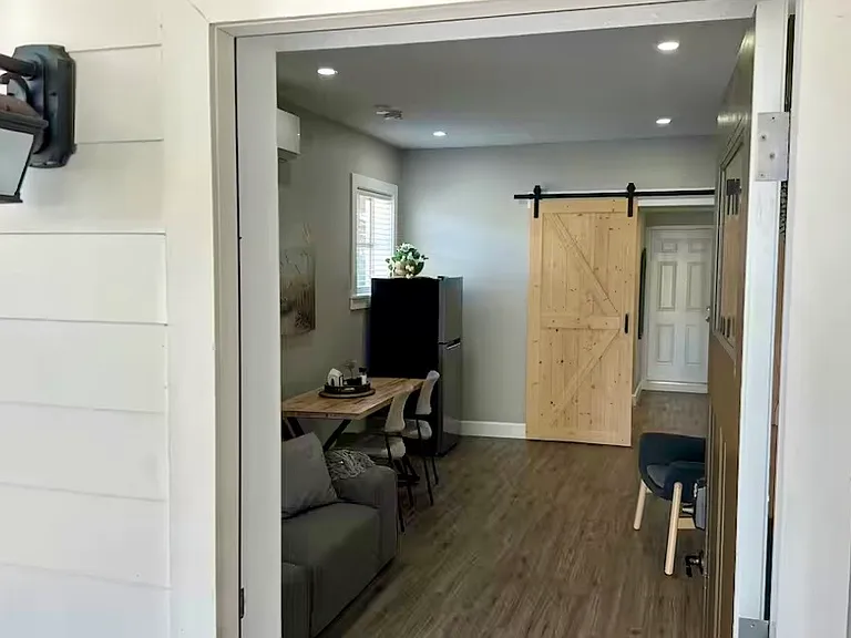 3110 W Palmetto St — Photo 2