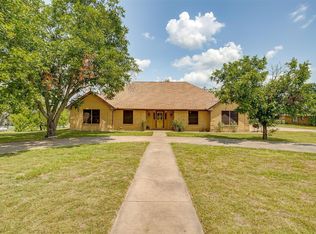 112 Oakwood Dr, Weatherford, TX 76086