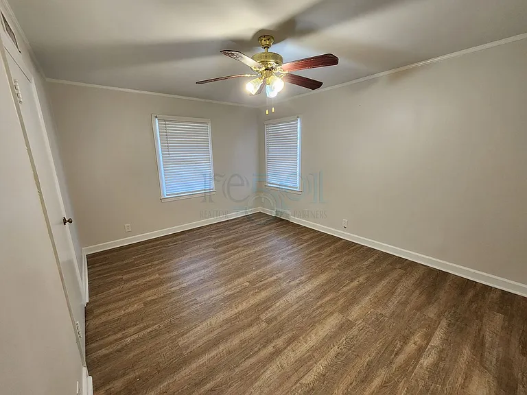 7520 W Markham St — Photo 33