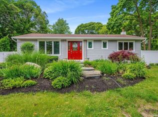 1 Juniper St, Islip, NY 11751