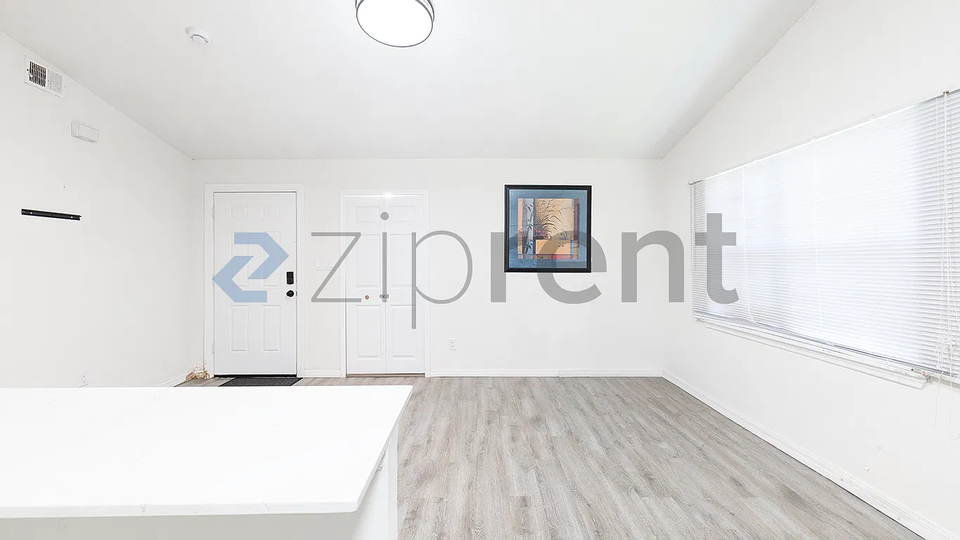 2 bed, 1000 sqft, $1,950 — Photo 3