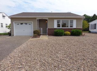 28 Hampshire Rd, Toms River, NJ 08757