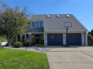 126 Center Dr, Beaver, PA 15009