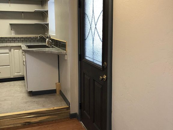 Entryway to the kitchen or the living room.