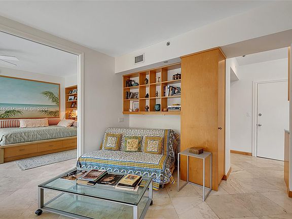4th image of 255 W 24th St #403/404