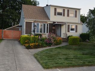 30314 Forest Grove Rd, Willowick, OH 44095