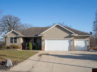 642 Beverly Cir, Henderson, MN 56044