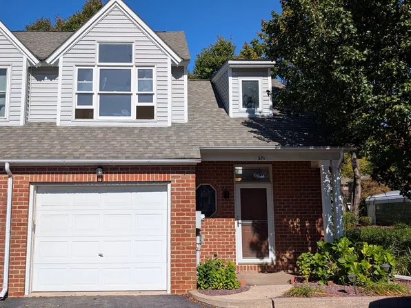 371 Biondo Ct, Bethlehem, PA 18017