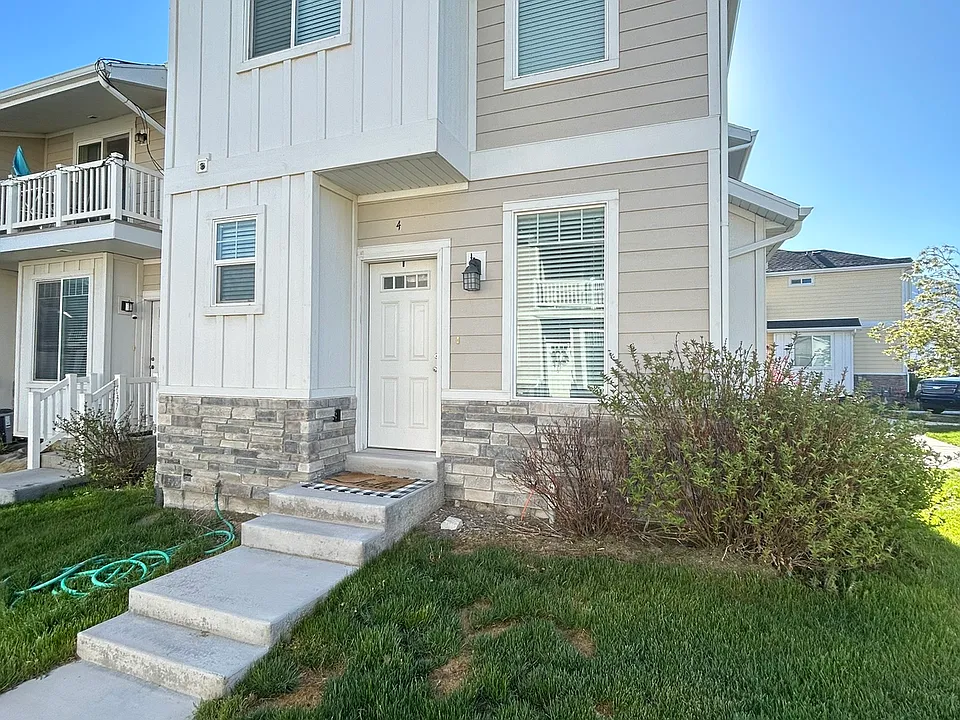1807 E Cosmos Dr #F4