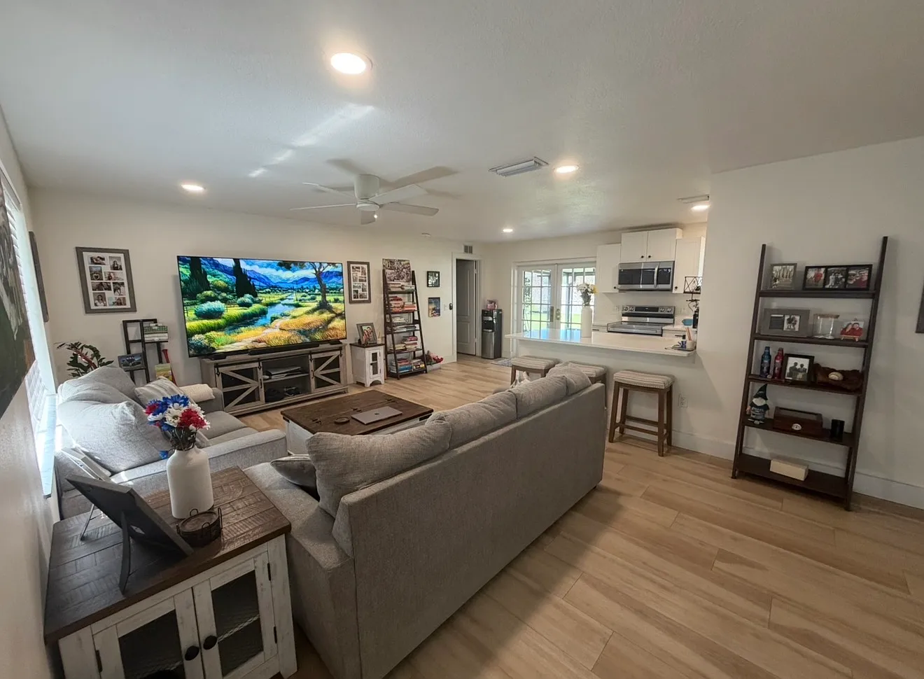 4 bed, 1500 sqft, $2,450 — Photo 3