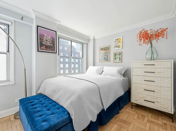 150 East 61st Street 8K image 2 of 6
