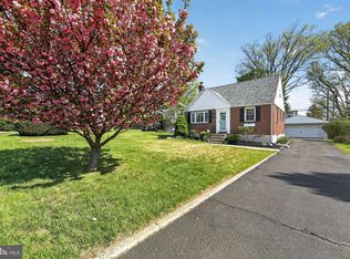 3465 W Mill Rd, Hatboro, PA 19040