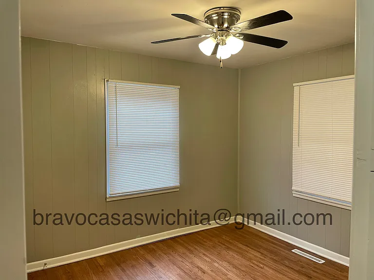 2227 S Bonn Ave — Photo 10