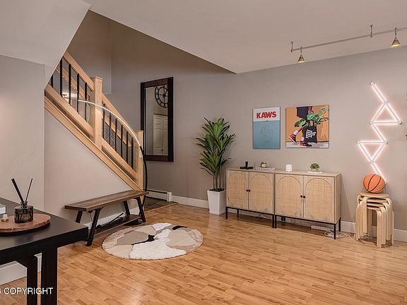 4th image of 654 Highlander Cir