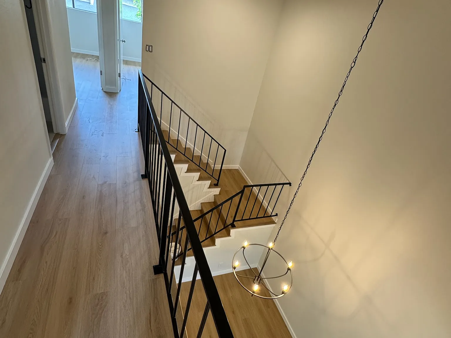 3 bed, 1.5 bath, 1334 sqft, $3,600 — Photo 2