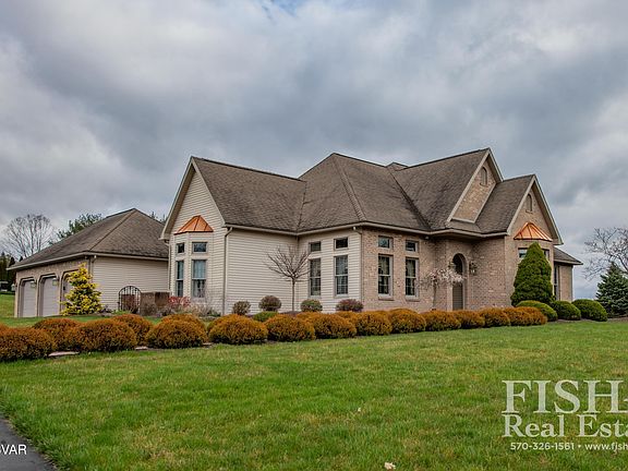 2nd image of 1204 Hillsdale Dr