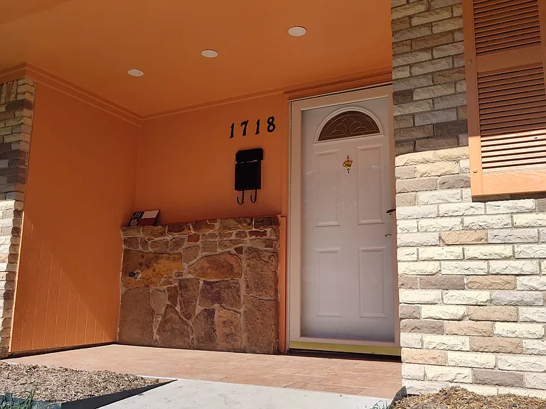 1718 N Santa Clara Ct — Photo 5