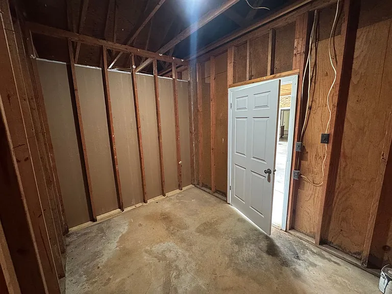 616 Commanche Dr — Photo 12