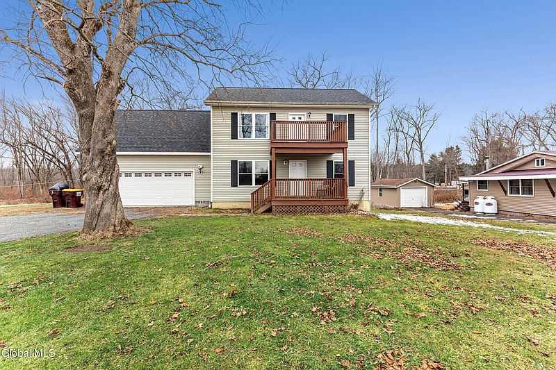 3rd image of 179 River Road