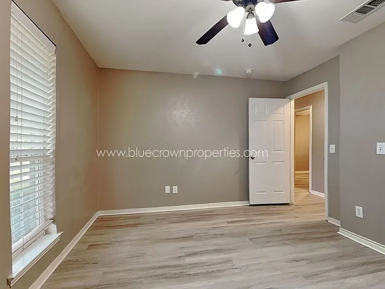 1804 Mercedes Pl — Photo 29
