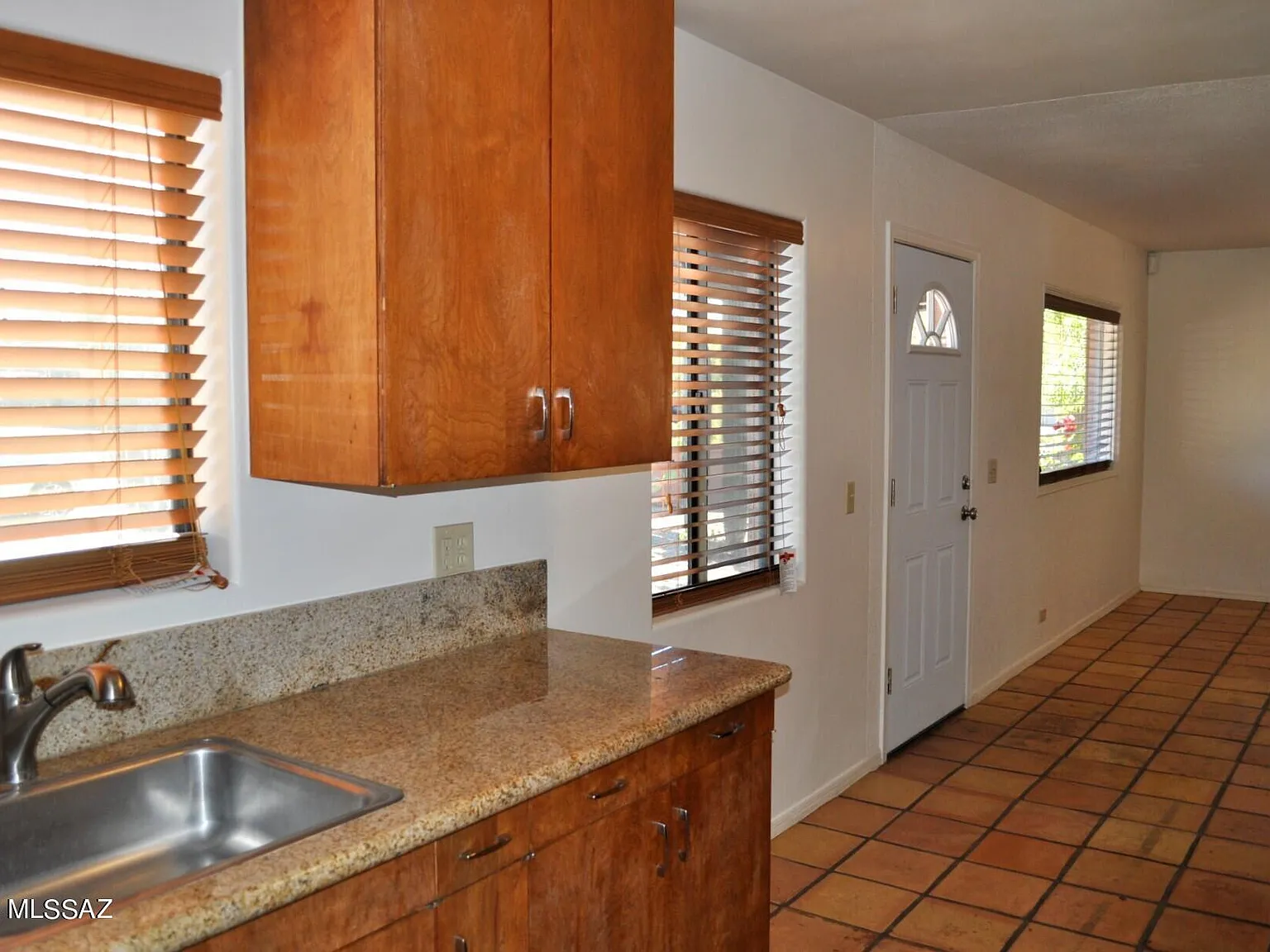 3 bed, 2.5 bath, 1581 sqft, $1,675 — Photo 3