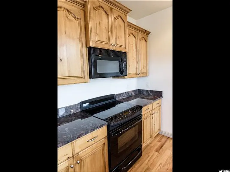 625 S Edgewood Dr E — Photo 5