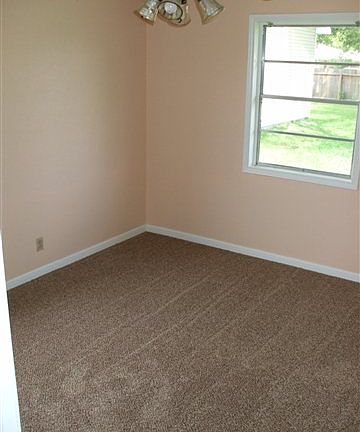 5th image of 2310 Merriman St