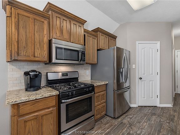 5th image of 2378 Kendal Green Cir