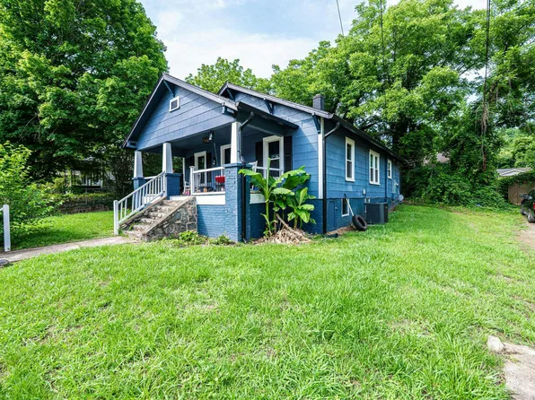 224 Broadway St NW, Lenoir, NC 28645