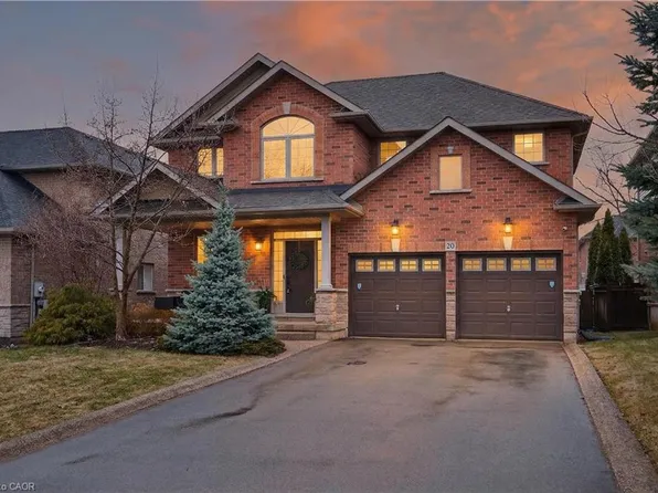 20 Gristmill Pl, Hamilton, ON L9G 5C9