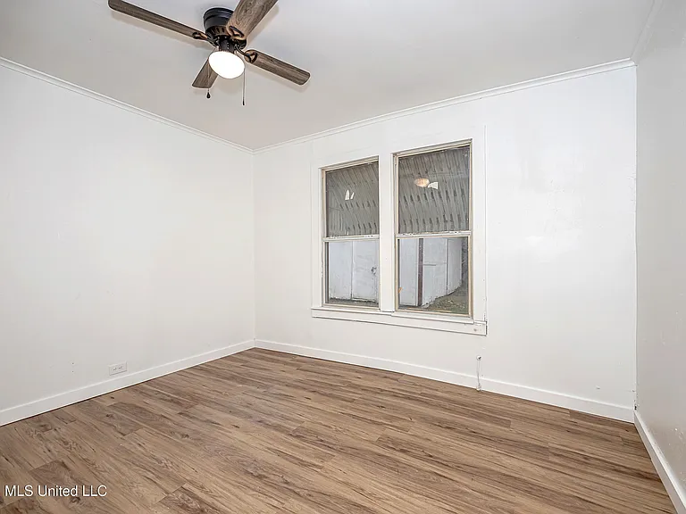 4406 Richard St — Photo 12