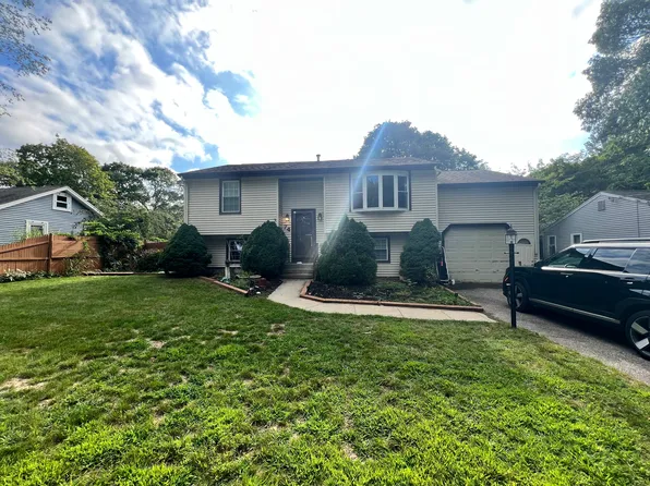 74 Arnolds Neck Dr, Warwick, RI 02886